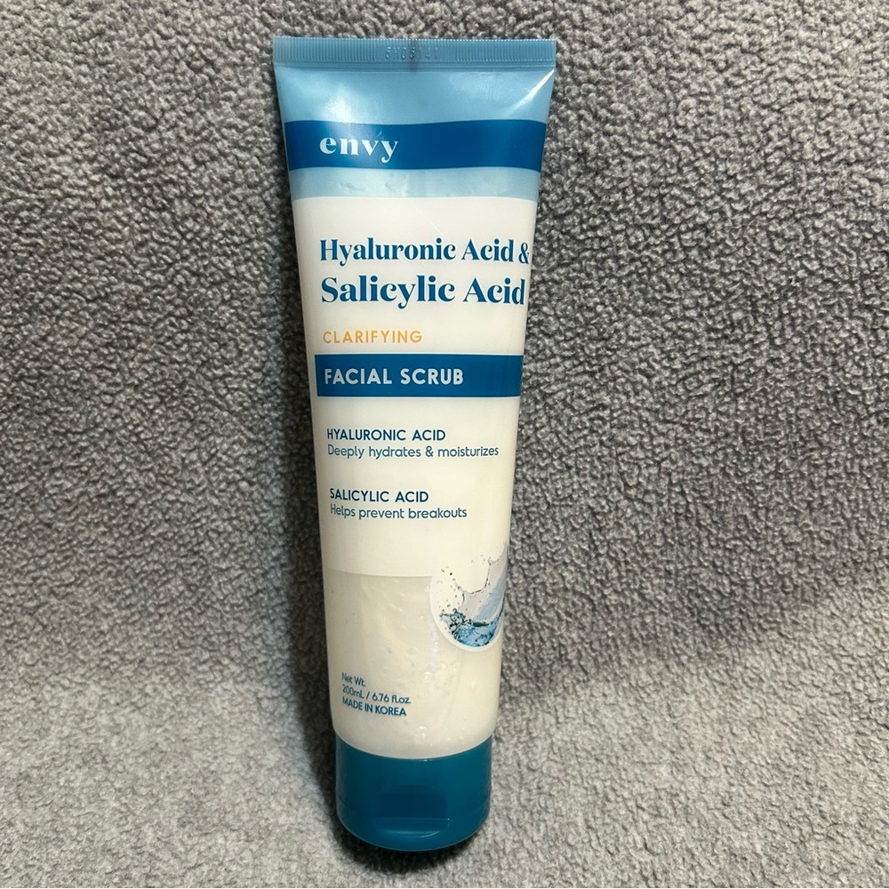 Envy Clarifying Facial Scrub NEW